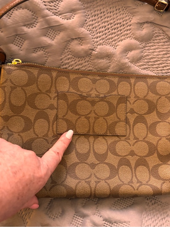 Coach Tan Signature Canvas Crossbody with Leather Pouch excellent condition - Picture 7 of 9